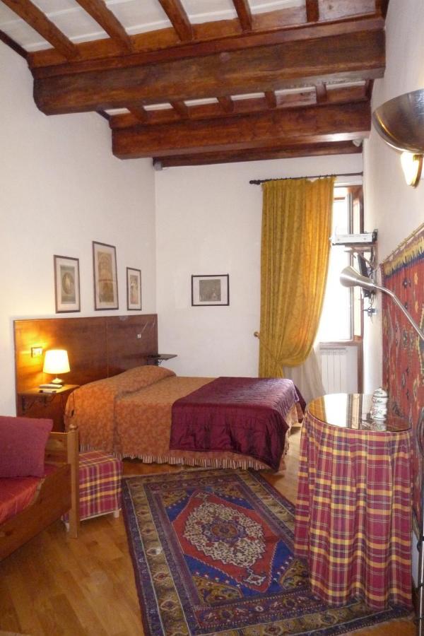 Residenza Mucha Appartamento Roma Camera foto